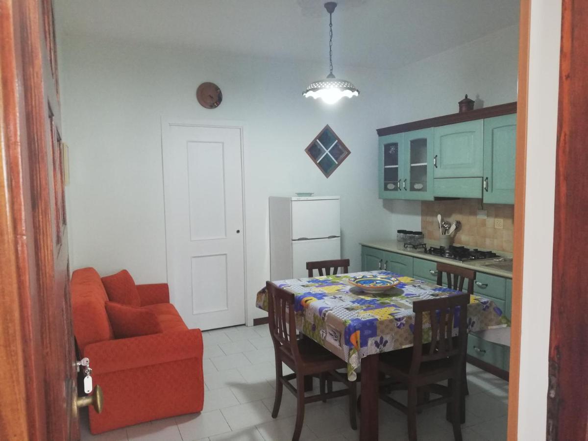 Casa Vacanza Nina 밀라초 외부 사진